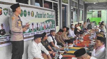 Polisi Bersama Masyarakat, Subuh Keliling dan Jumat Curhat, Kapolres Aceh Tenggara Pererat Silaturahmi dengan Ulama dan Masyarakat